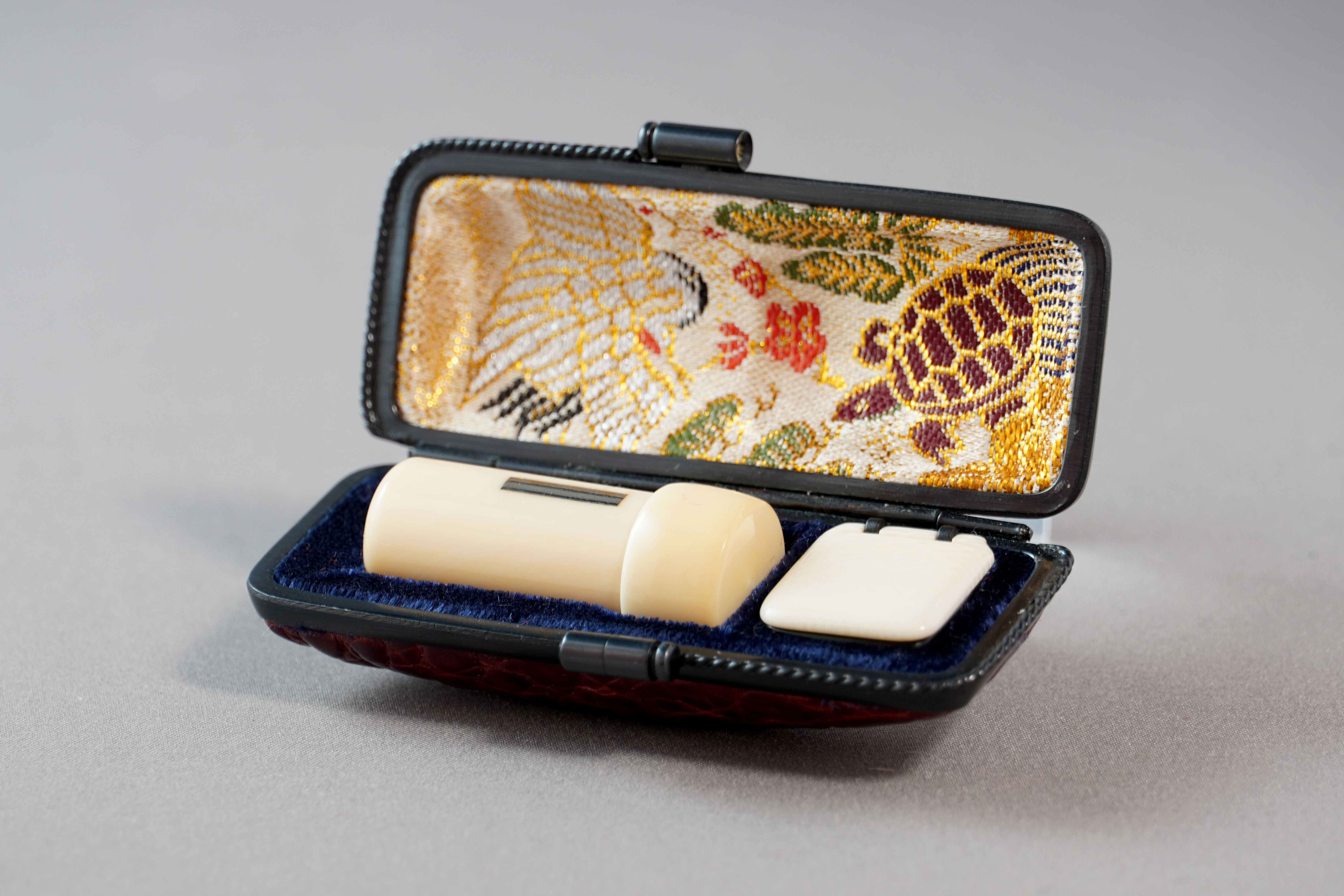 鯨歯 マッコウ鯨 牙 板材 素材 約747g その他